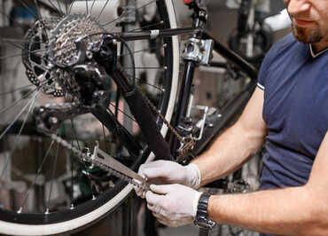 vélo en réparation à l'espace bike