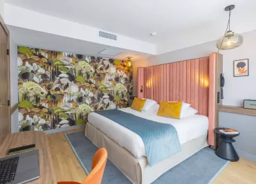 Suite New Style Golden Tulip