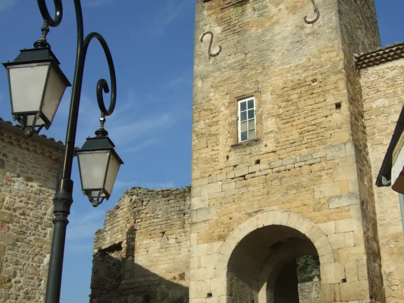 Le château des Poitiers à Etoile-sur-Rhône 