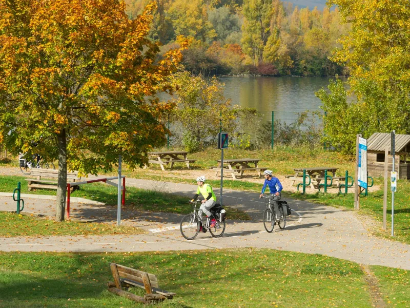 Piste cyclable sur la ViaRhôna en Nord Ardèche