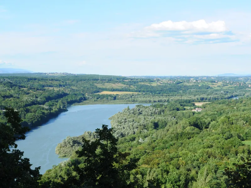 Le Rhôna à Vulbens, entre la Suisse et la France