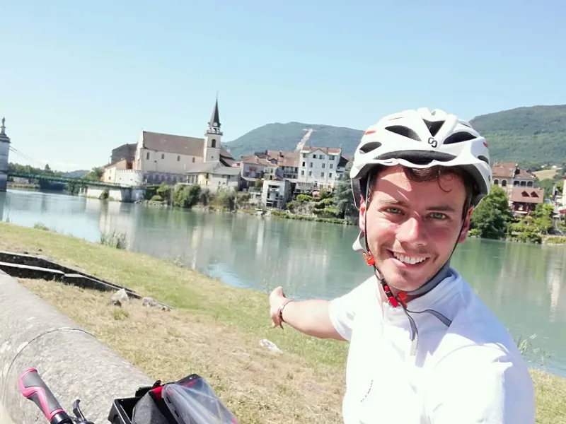 Arrivée à Seyssel le long du Rhône