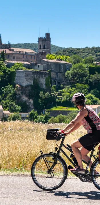 Cycling through the towns and monuments of the Rhône