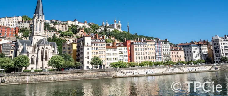 La ville de Lyon bordant le Rhône