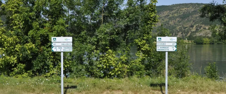 Signalisation ViaRhôna autour de St-Vallier 