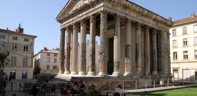 Aux abords du Rhône entre vergers et patrimoine