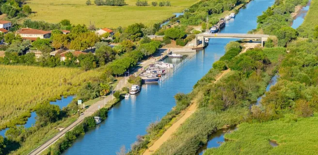 Vue aérienne du port vde plaisance de Gallician