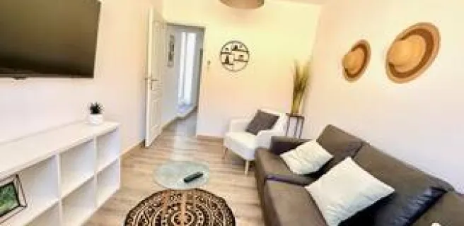 LA Maison des Acacias **