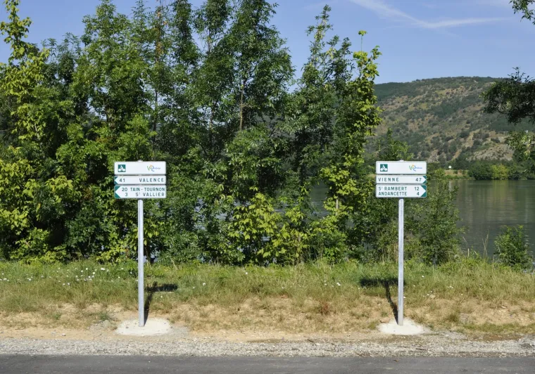 Signalisation ViaRhôna autour de St-Vallier 