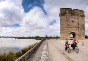 Cyclistes visitant Orange 
